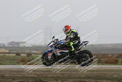 media/Nov-29-2025-TrackDaz (Sat) [[10ae2d9bce]]/B Group/Session 4 (Wheelie Bump)/